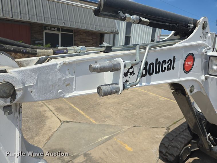 image for item DT5267 2019 Bobcat E26 mini excavator