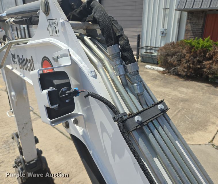 image for item DT5267 2019 Bobcat E26 mini excavator