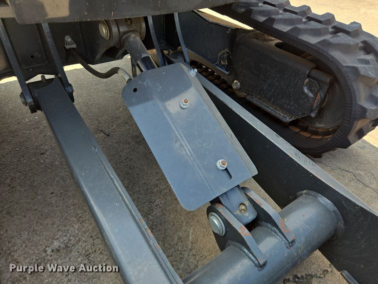 image for item DT5267 2019 Bobcat E26 mini excavator