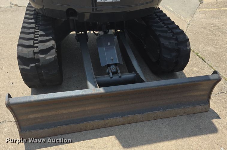 image for item DT5267 2019 Bobcat E26 mini excavator