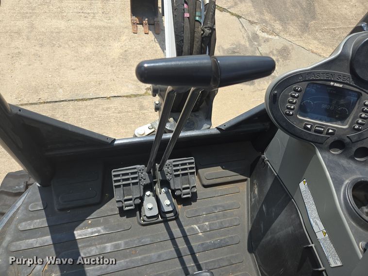 image for item DT5267 2019 Bobcat E26 mini excavator