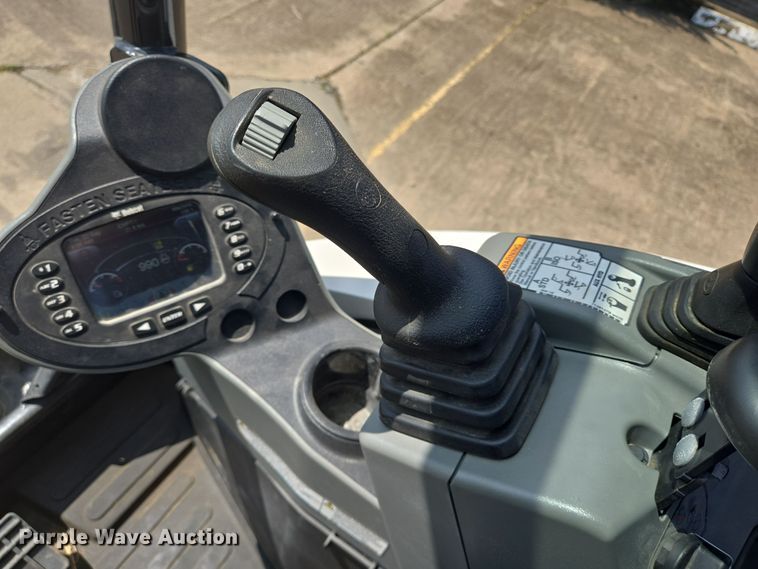 image for item DT5267 2019 Bobcat E26 mini excavator