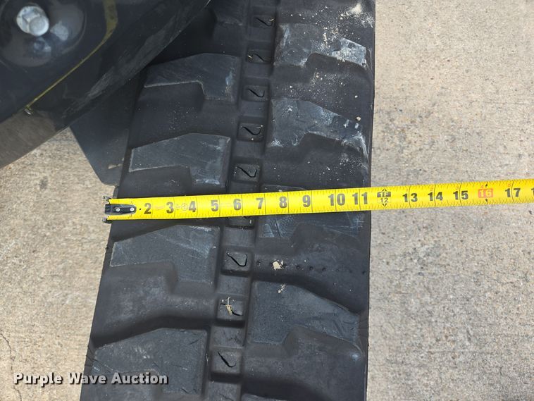 image for item DT5267 2019 Bobcat E26 mini excavator