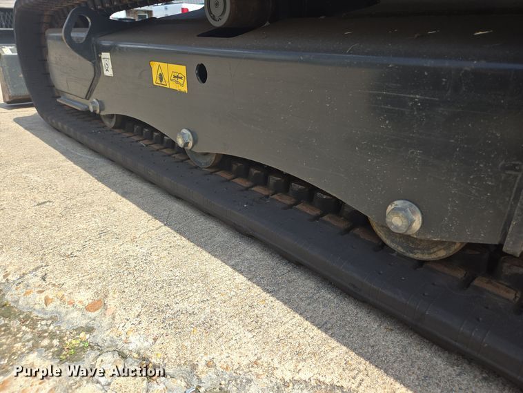 image for item DT5267 2019 Bobcat E26 mini excavator