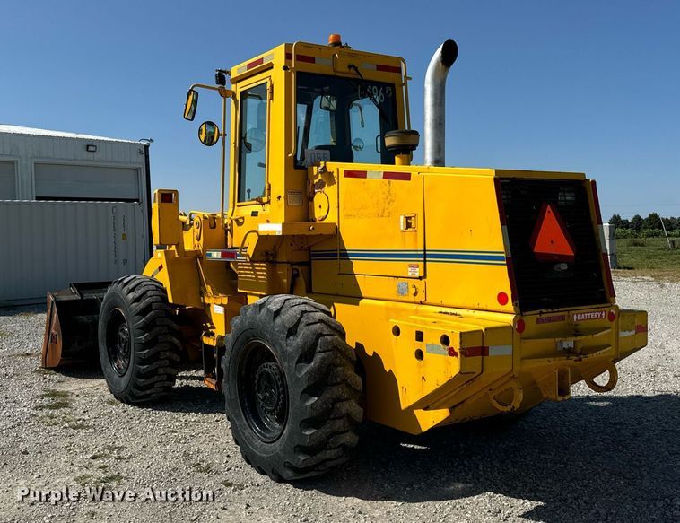 image for item DV5886 1991 Case  621 wheel loader