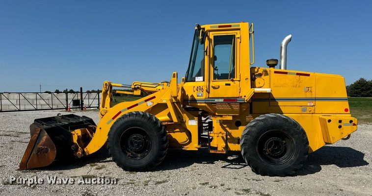 image for item DV5886 1991 Case  621 wheel loader