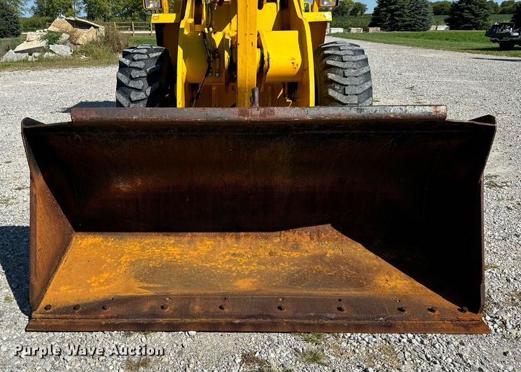 image for item DV5886 1991 Case  621 wheel loader