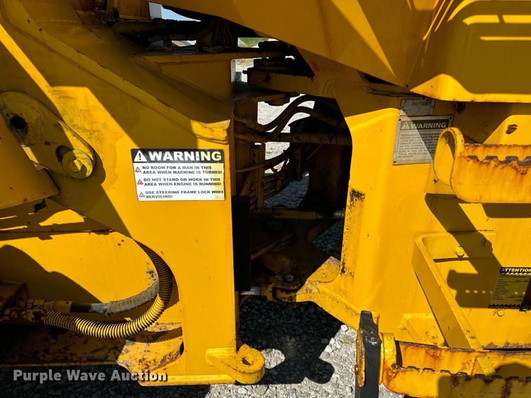 image for item DV5886 1991 Case  621 wheel loader