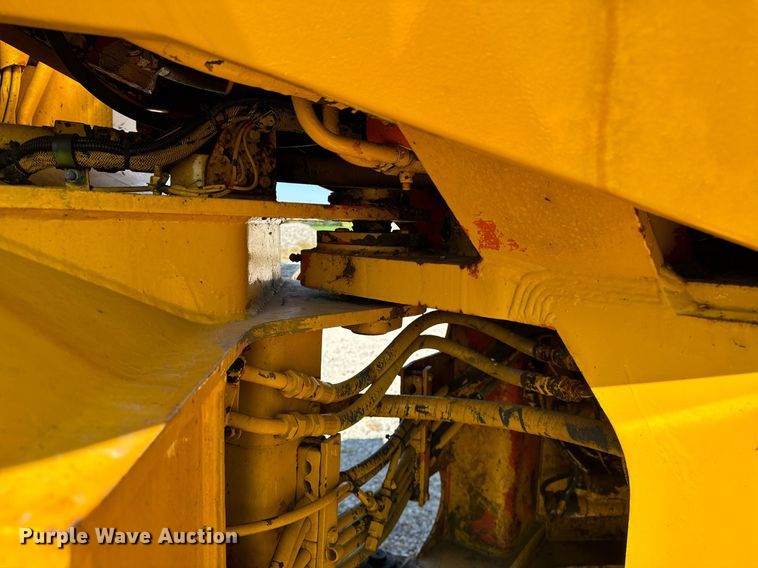 image for item DV5886 1991 Case  621 wheel loader