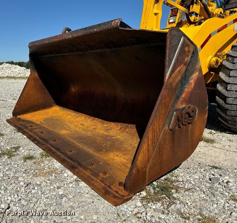 image for item DV5886 1991 Case  621 wheel loader