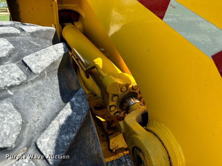 image for item DV5886 1991 Case  621 wheel loader