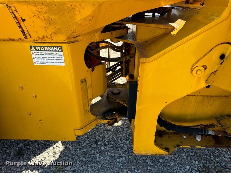 image for item DV5886 1991 Case  621 wheel loader