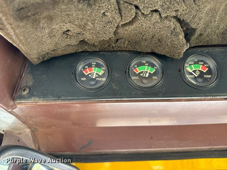 image for item DV5886 1991 Case  621 wheel loader