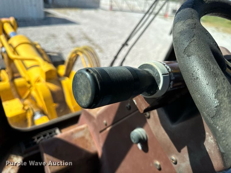 image for item DV5886 1991 Case  621 wheel loader