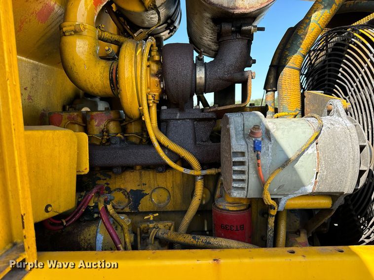 image for item DV5886 1991 Case  621 wheel loader