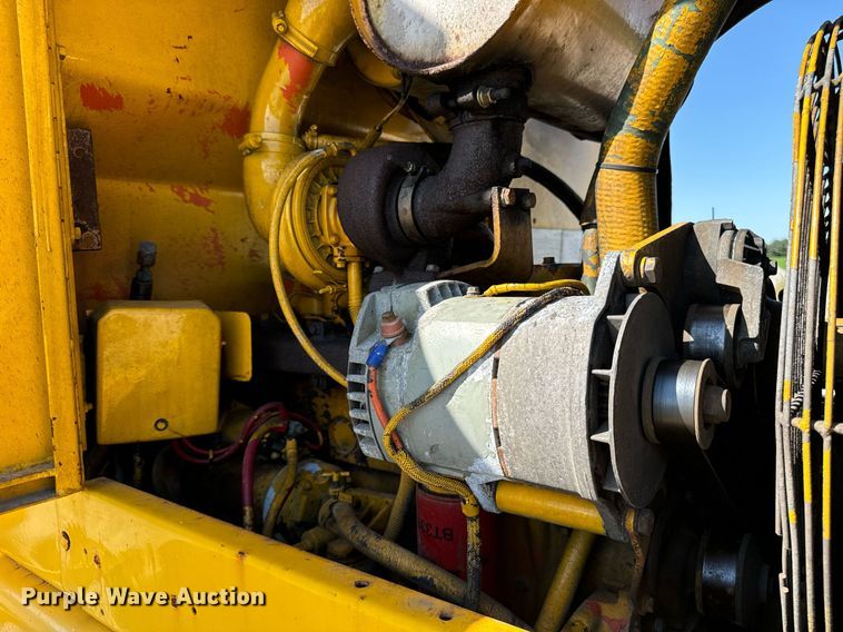 image for item DV5886 1991 Case  621 wheel loader