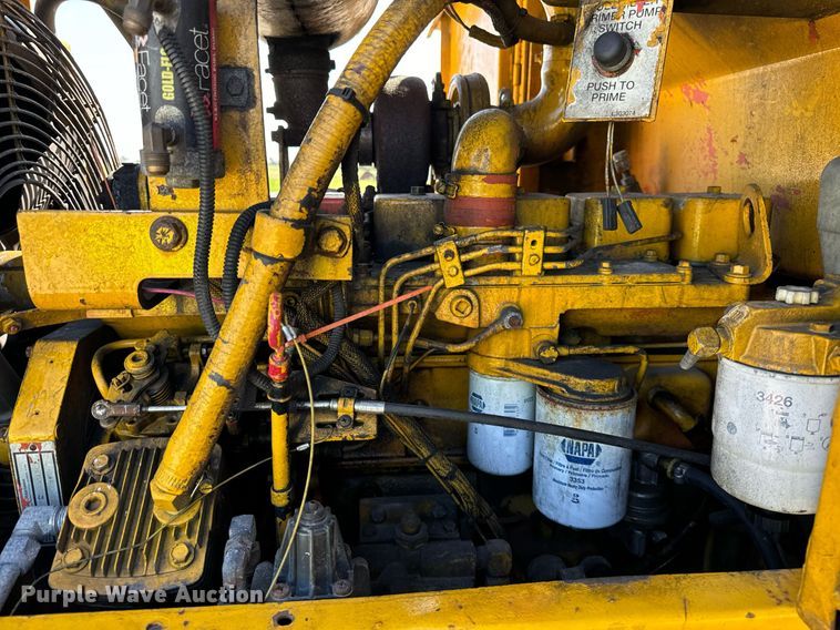 image for item DV5886 1991 Case  621 wheel loader