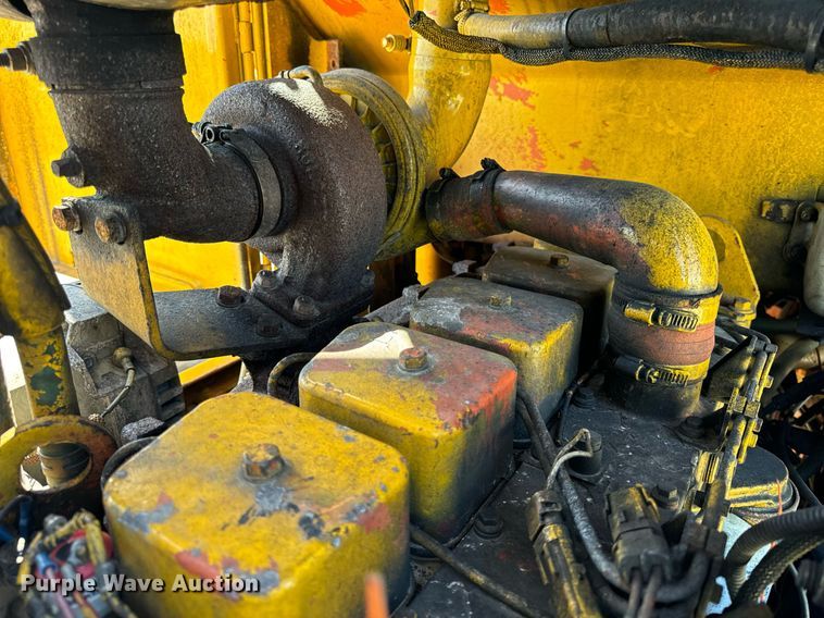 image for item DV5886 1991 Case  621 wheel loader