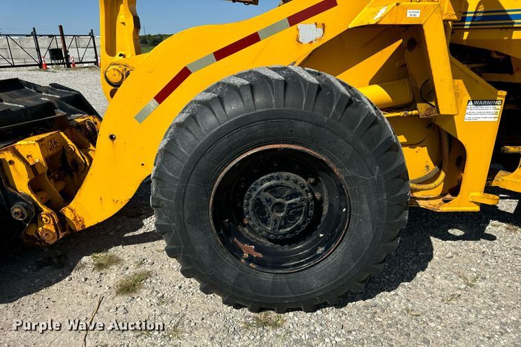 image for item DV5886 1991 Case  621 wheel loader