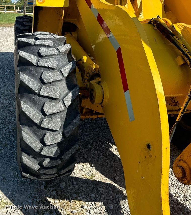 image for item DV5886 1991 Case  621 wheel loader
