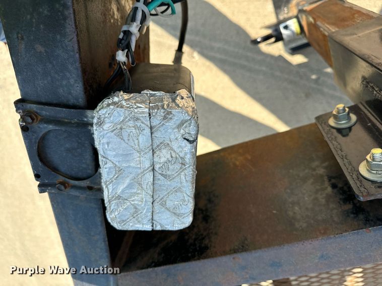 image for item DV5925 2000 Belshe  T18 equipment trailer