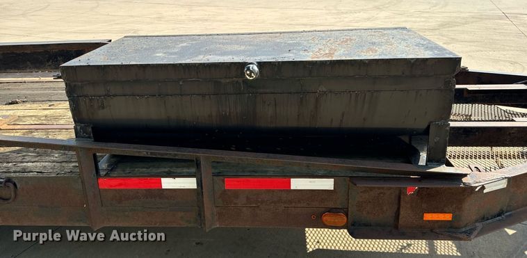 image for item DV5925 2000 Belshe  T18 equipment trailer