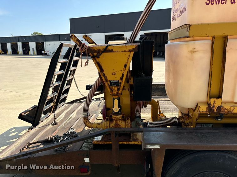 image for item DV5925 2000 Belshe  T18 equipment trailer