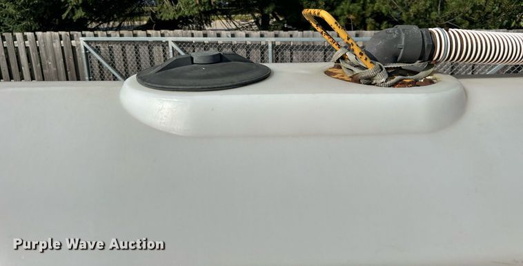 image for item DV5925 2000 Belshe  T18 equipment trailer