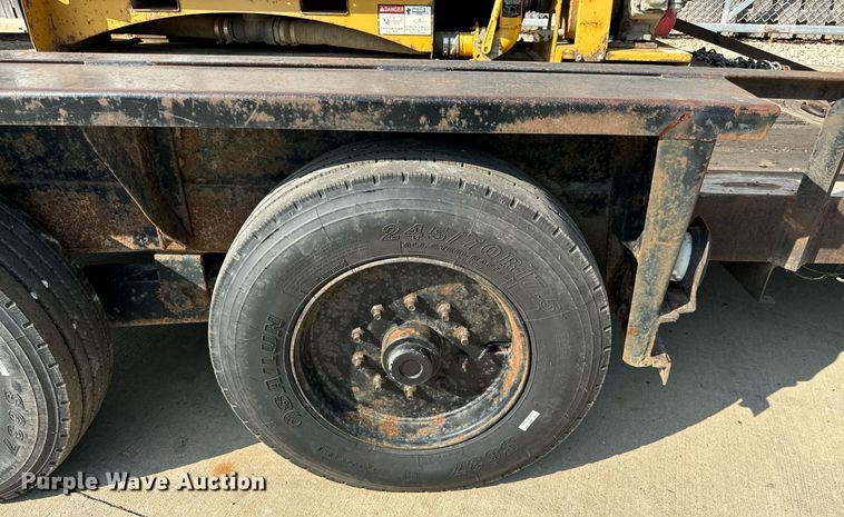 image for item DV5925 2000 Belshe  T18 equipment trailer