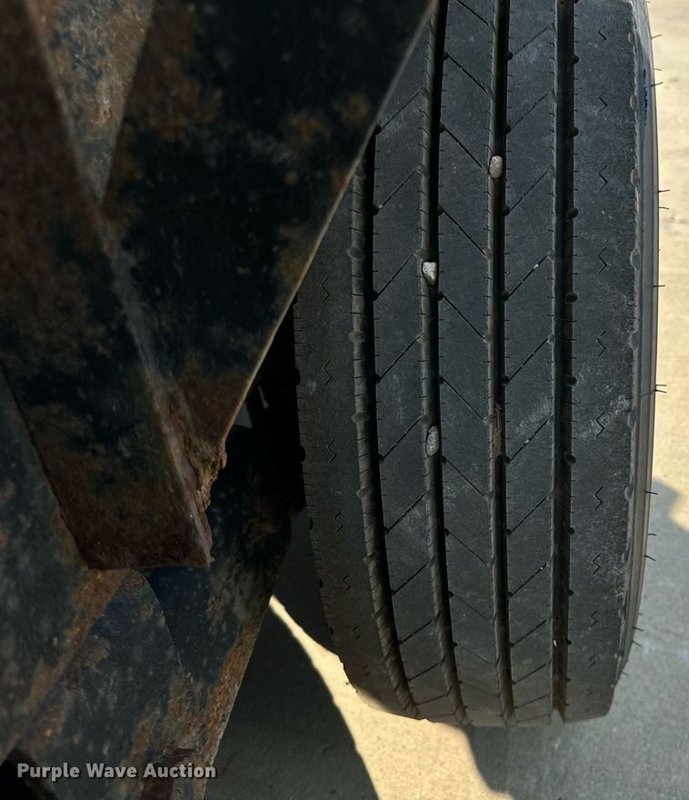 image for item DV5925 2000 Belshe  T18 equipment trailer