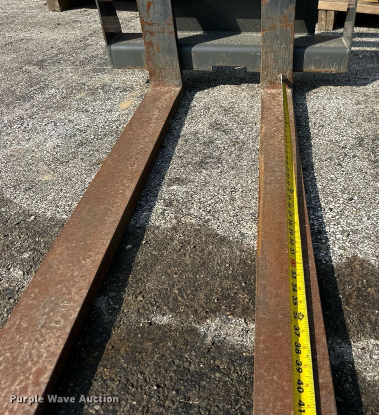 image for item DV5926 2020 Berlon MOPFF-48 compact wheel loader forks 