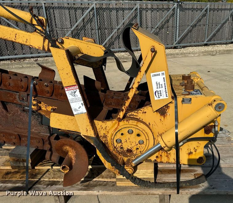 image for item DV5927 2006 Vermeer TR950 trencher