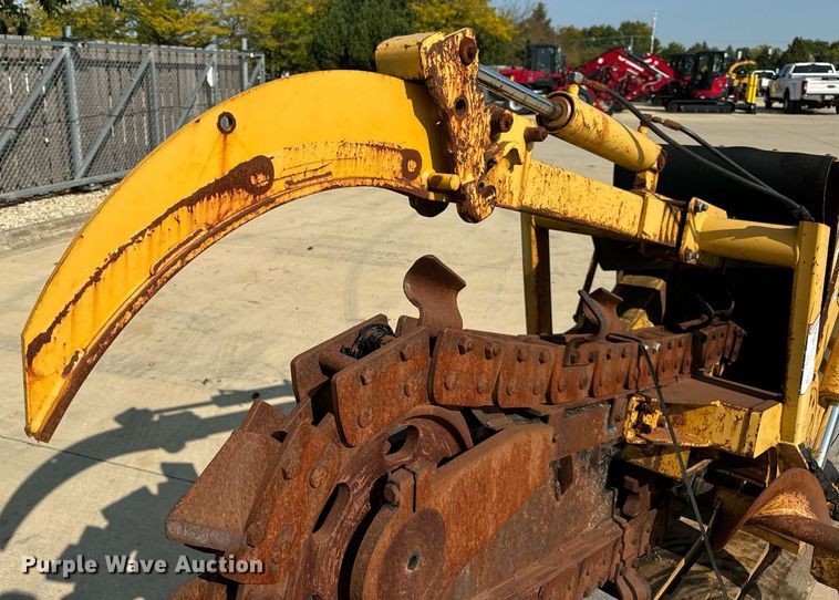 image for item DV5927 2006 Vermeer TR950 trencher