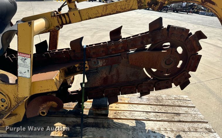 image for item DV5927 2006 Vermeer TR950 trencher