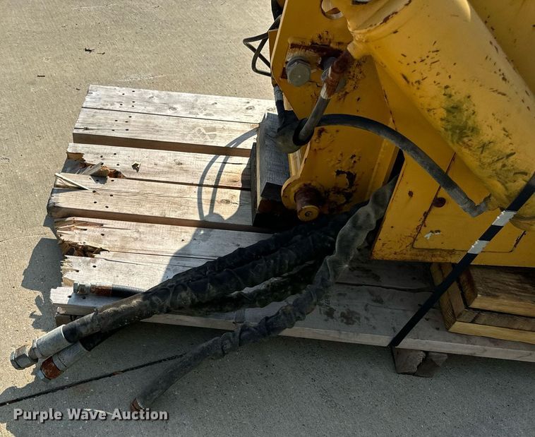 image for item DV5927 2006 Vermeer TR950 trencher