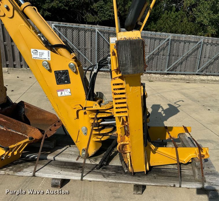 image for item DV5928 2016 Vermeer  B1250 backhoe 