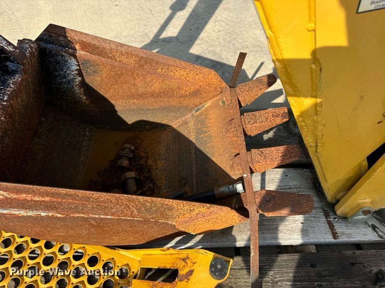 image for item DV5928 2016 Vermeer  B1250 backhoe 