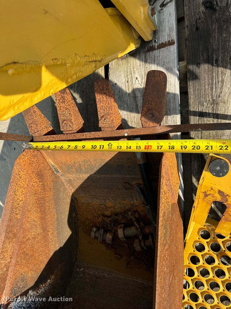 image for item DV5928 2016 Vermeer  B1250 backhoe 