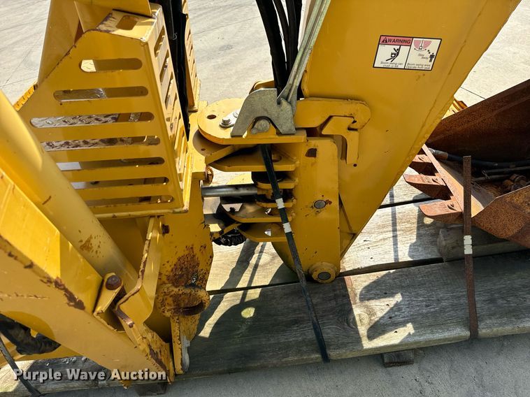 image for item DV5928 2016 Vermeer  B1250 backhoe 