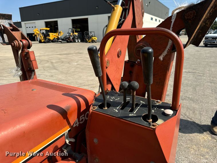image for item DV5929 1992 Ditch Witch  4500 trencher