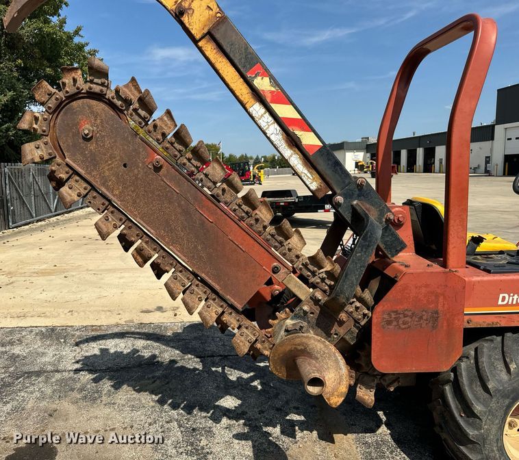 image for item DV5929 1992 Ditch Witch  4500 trencher