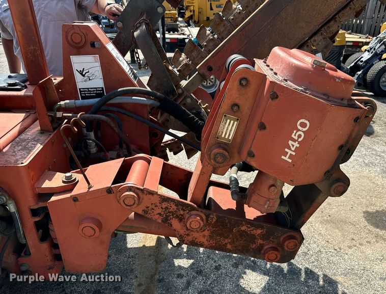 image for item DV5929 1992 Ditch Witch  4500 trencher