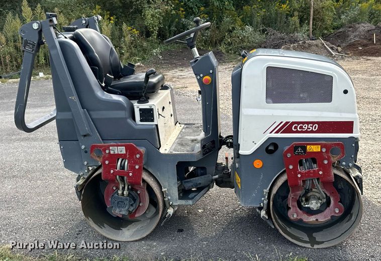 image for item DV5939 Dynapac CC950 double drum roller