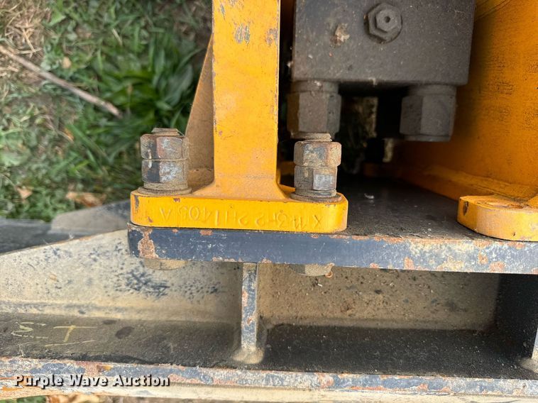 image for item DV5941 Wolverine Attachments ZW750 skid steer breaker