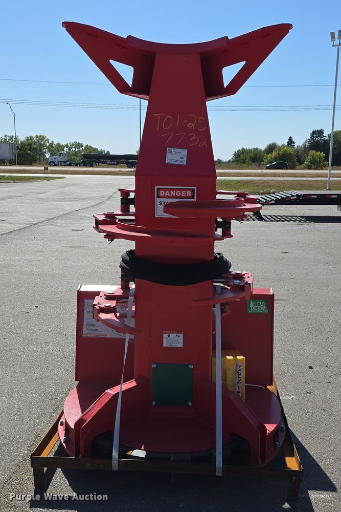 image for item DW3776 Raytree RMFB41 skid steer feller buncher