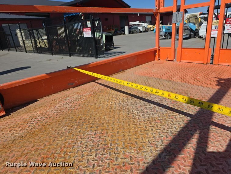 image for item DW3780 2017 Snorkel S4726E scissor lift