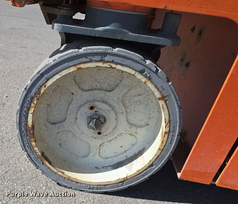 image for item DW3780 2017 Snorkel S4726E scissor lift