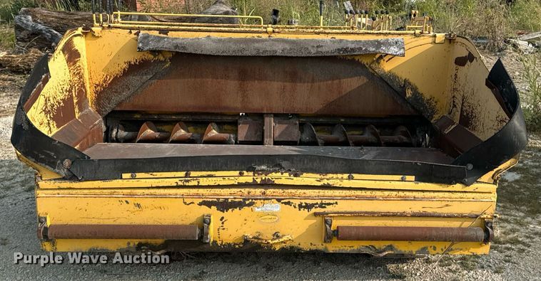 image for item DX1265 1999 Gehl 1438 paver