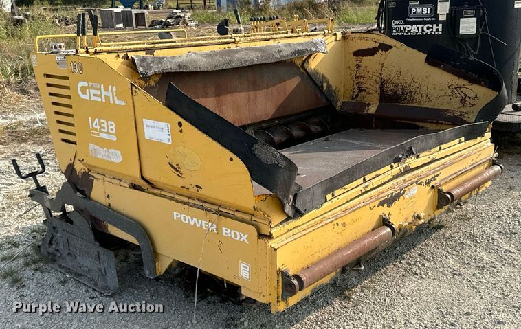 image for item DX1265 1999 Gehl 1438 paver