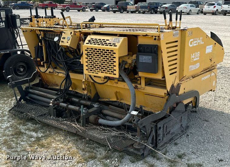 image for item DX1265 1999 Gehl 1438 paver